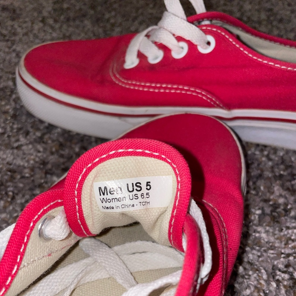 Vans - Picture 2 of 4